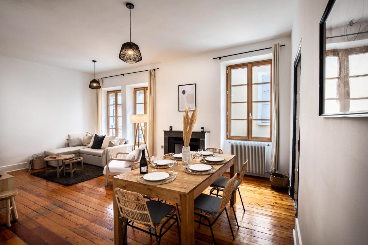 Appartement Spacieux Et Chaleureux Coeur De Ville ชองเบรี ภายนอก รูปภาพ