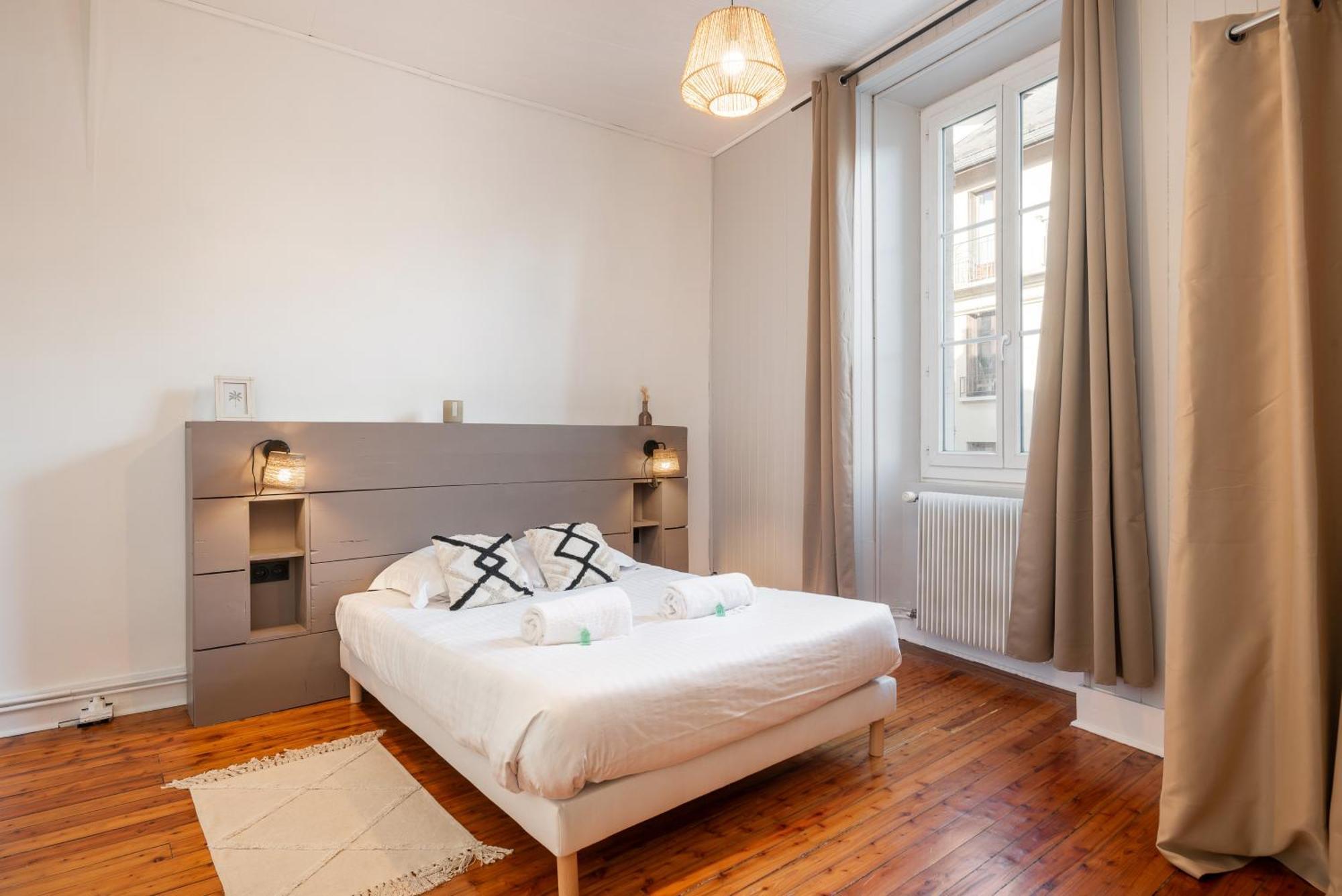 Appartement Spacieux Et Chaleureux Coeur De Ville ชองเบรี ภายนอก รูปภาพ