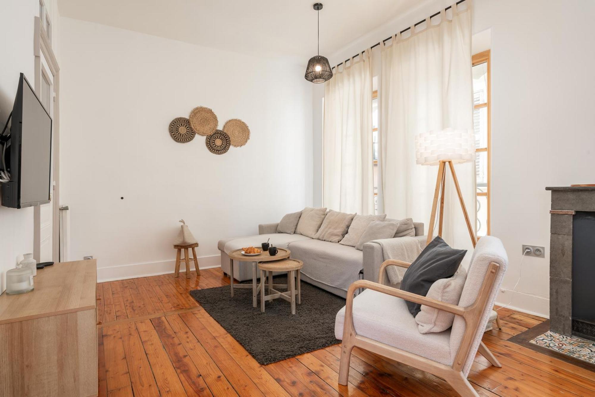 Appartement Spacieux Et Chaleureux Coeur De Ville ชองเบรี ภายนอก รูปภาพ