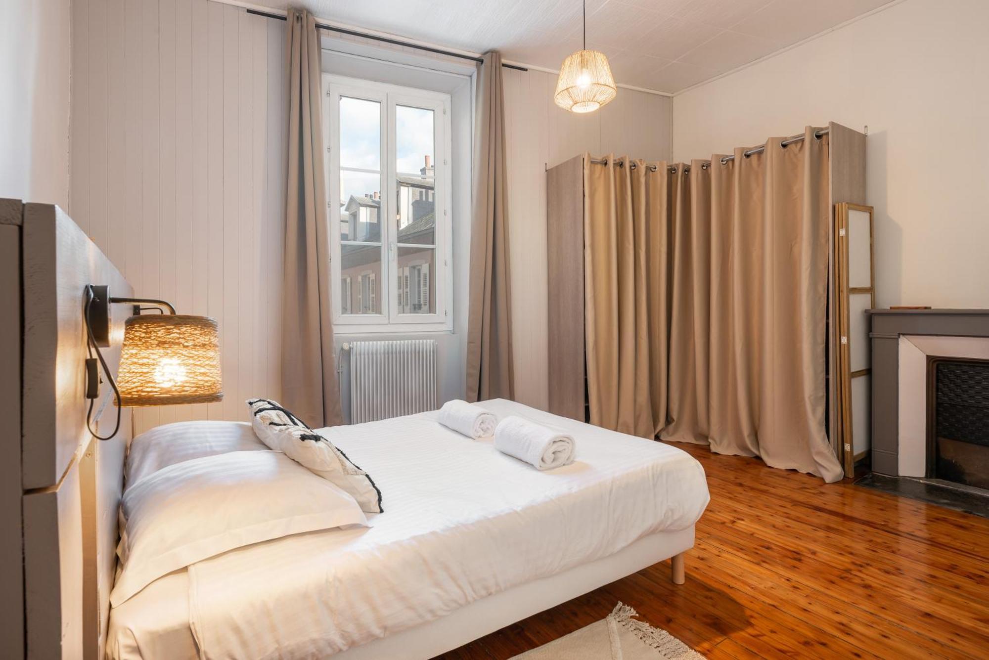 Appartement Spacieux Et Chaleureux Coeur De Ville ชองเบรี ภายนอก รูปภาพ