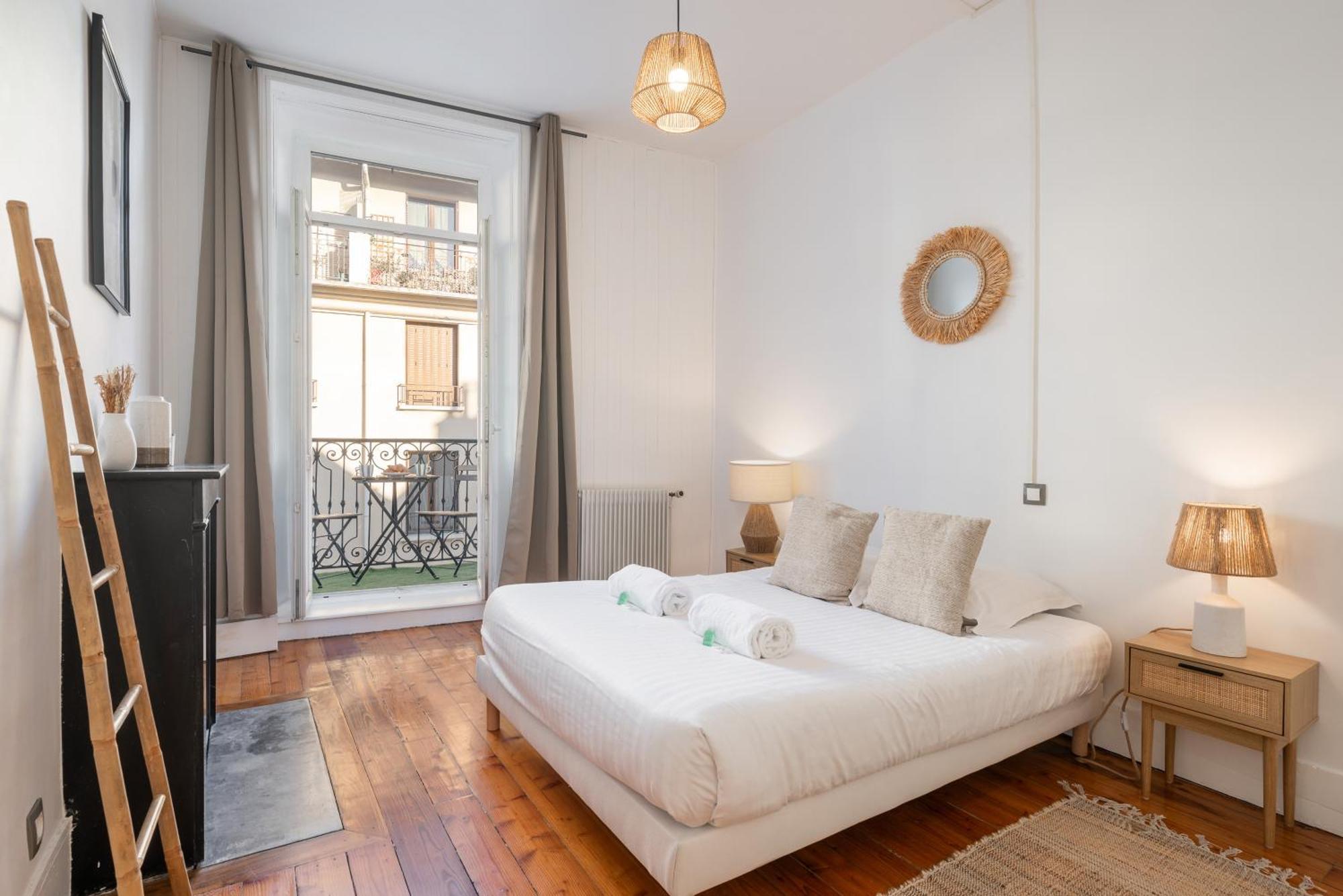 Appartement Spacieux Et Chaleureux Coeur De Ville ชองเบรี ภายนอก รูปภาพ