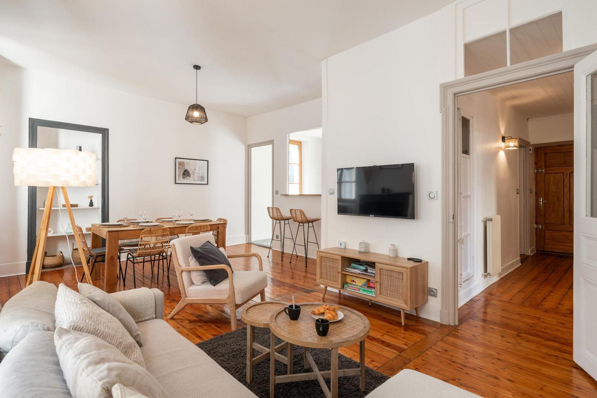 Appartement Spacieux Et Chaleureux Coeur De Ville ชองเบรี ภายนอก รูปภาพ