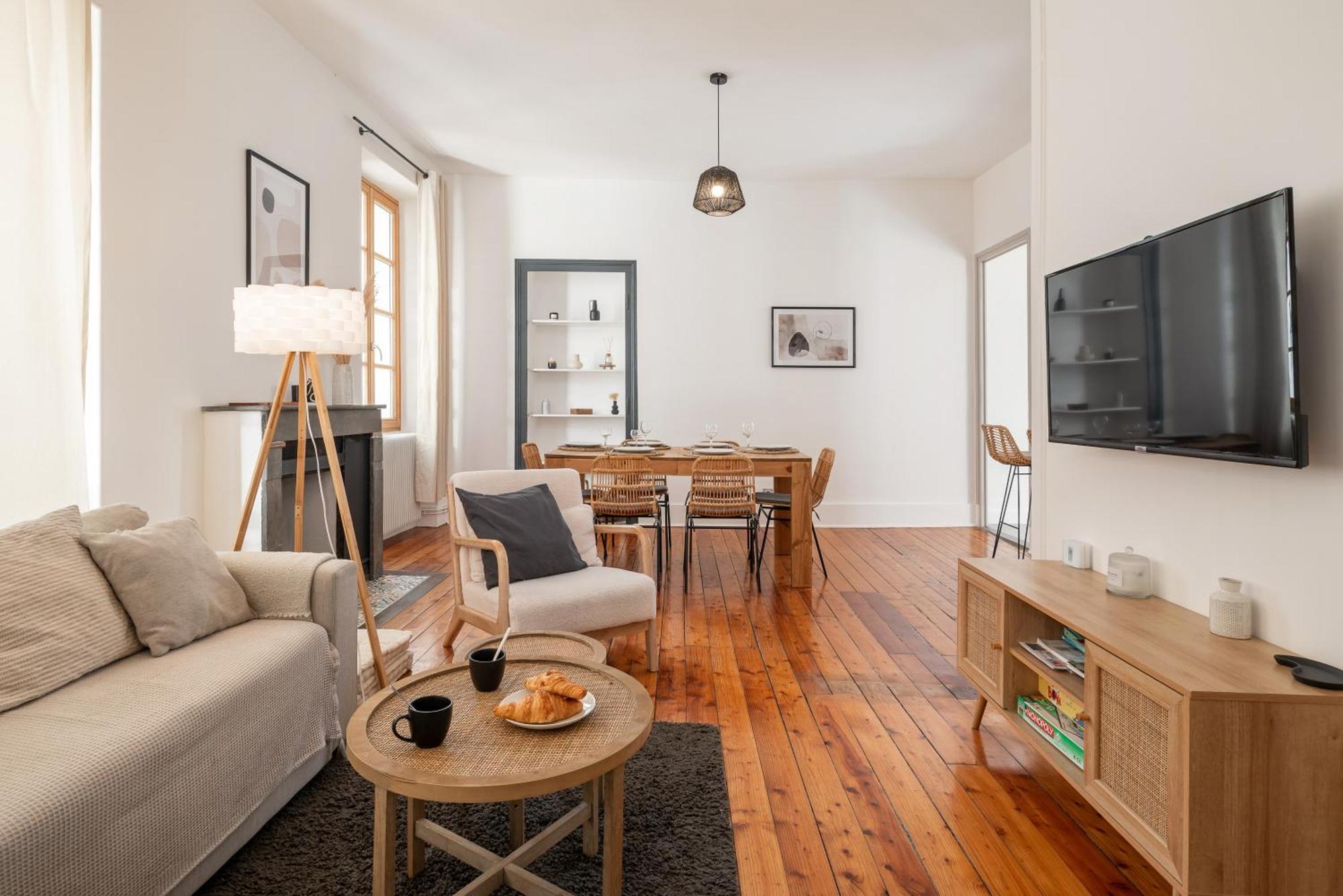 Appartement Spacieux Et Chaleureux Coeur De Ville ชองเบรี ภายนอก รูปภาพ