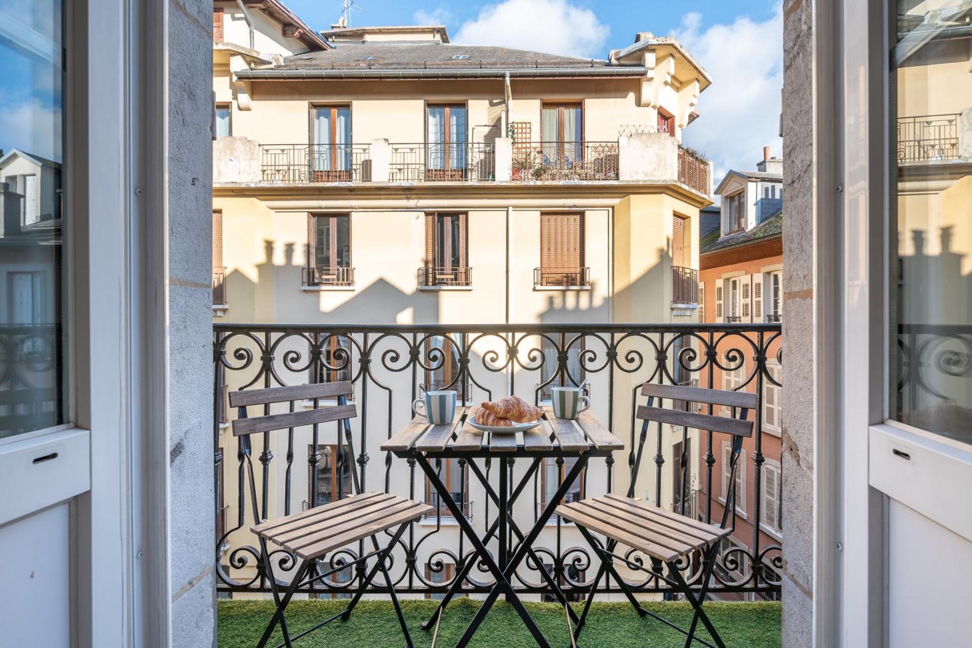 Appartement Spacieux Et Chaleureux Coeur De Ville ชองเบรี ภายนอก รูปภาพ